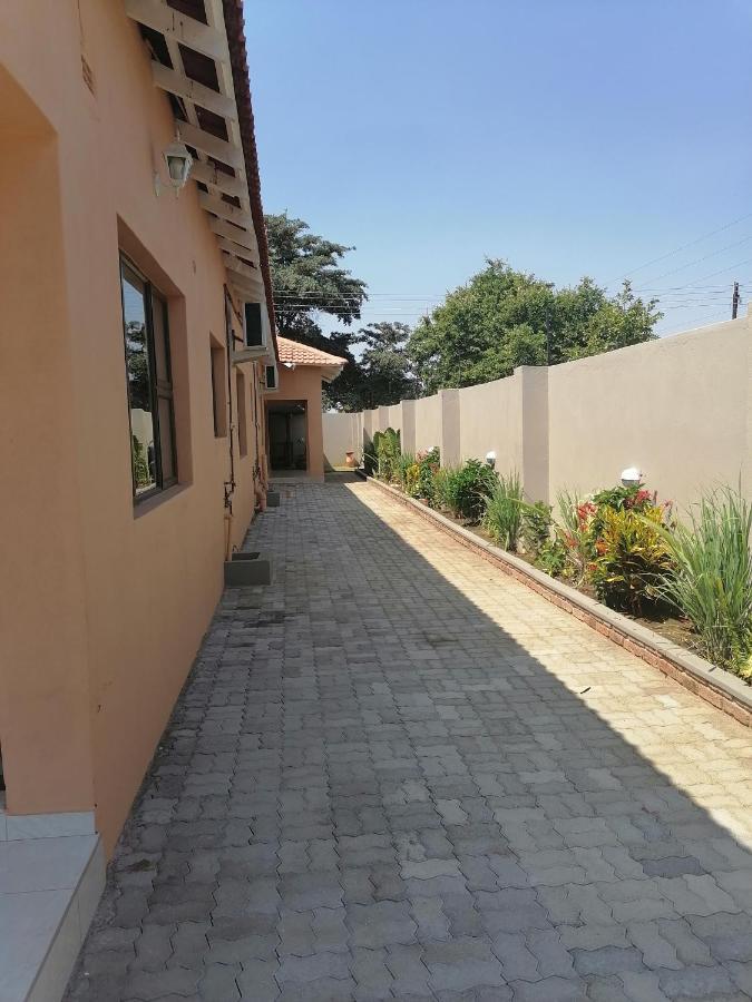 848 Guest House Victoria Falls Esterno foto