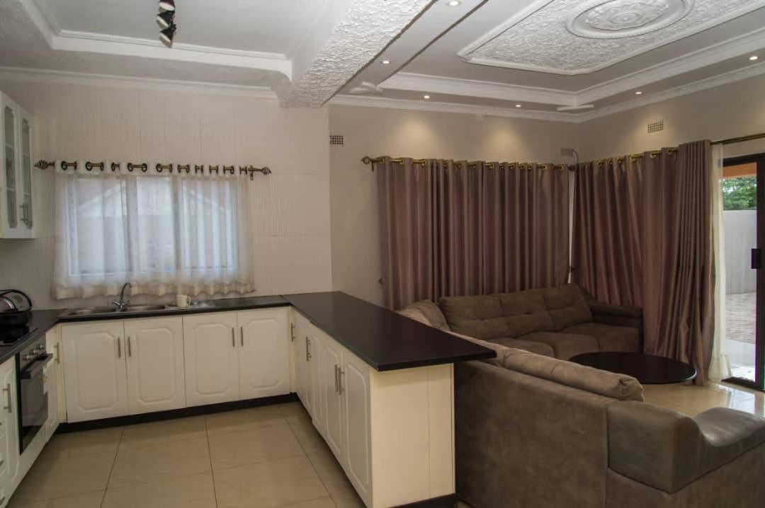848 Guest House Victoria Falls Esterno foto