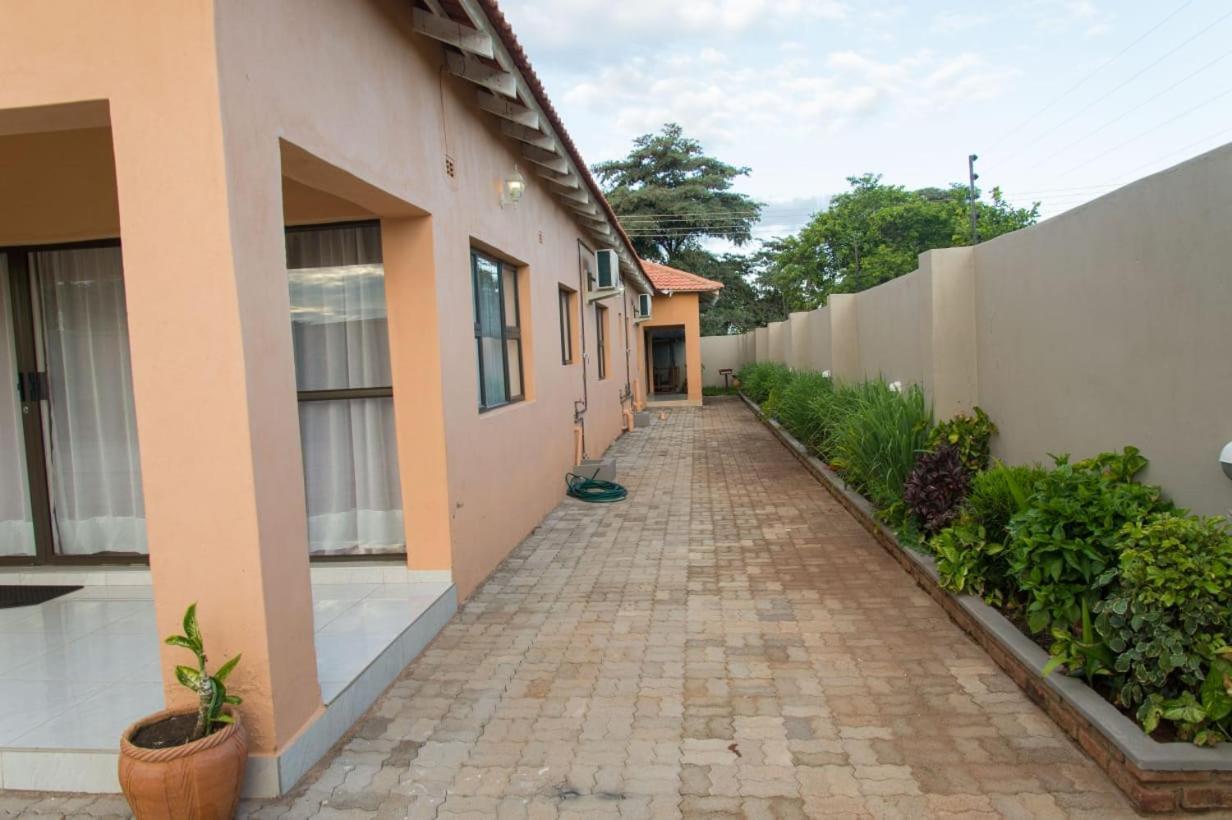 848 Guest House Victoria Falls Esterno foto